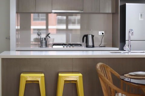 Modern & Cosy 2-Bedroom Apartment Hornsby - Tourism Caloundra 8