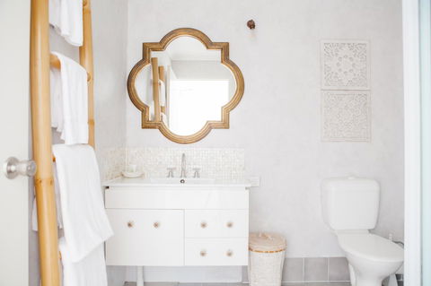 The Lord Byron - Tourism Caloundra 10