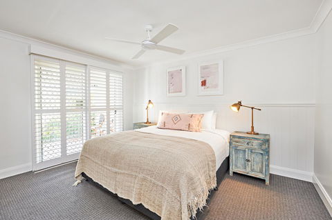 The Lord Byron - Tourism Caloundra 14