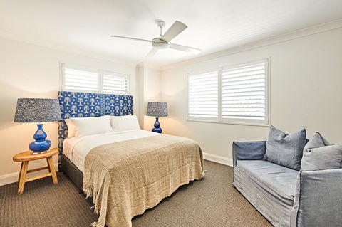 The Lord Byron - Tourism Caloundra 13