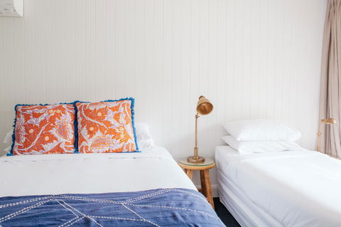 The Lord Byron - Tourism Caloundra 9