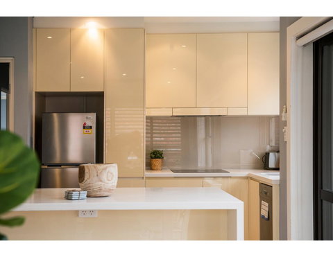 Beachside Getaway In Freshie W Parking - Tourism Caloundra 2