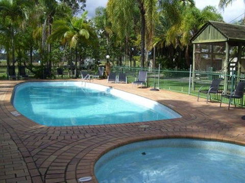 Glenwood Tourist Park & Motel - Tourism Caloundra 3