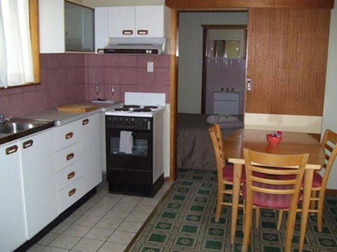 Glenwood Tourist Park & Motel - Tourism Caloundra 9