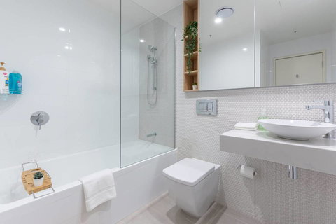 Japanese Style Waterfront Apt Wt Rooftop Pool - Tourism Caloundra 20