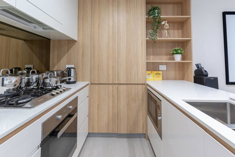 Japanese Style Waterfront Apt Wt Rooftop Pool - Tourism Caloundra 13