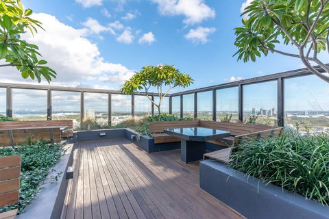 Japanese Style Waterfront Apt Wt Rooftop Pool - Tourism Caloundra 11
