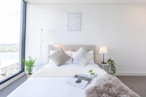 Japanese Style Waterfront Apt Wt Rooftop Pool - Tourism Caloundra 8