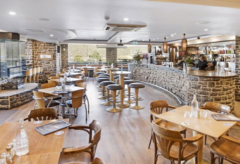 Banjo Paterson Inn - Tourism Caloundra 9