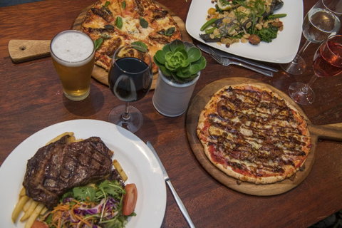 Banjo Paterson Inn - Tourism Caloundra 36