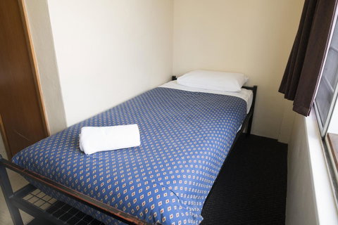 Banjo Paterson Inn - Tourism Caloundra 13
