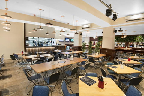 Banjo Paterson Inn - Tourism Caloundra 5