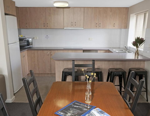 Banjo Paterson Inn - Tourism Caloundra 10