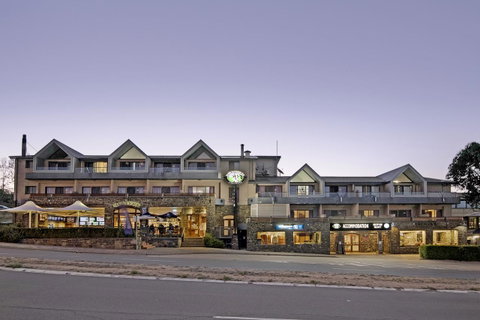 Banjo Paterson Inn - Tourism Caloundra 6
