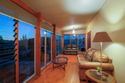 Jenkins Street Guesthouse - Tourism Caloundra 9