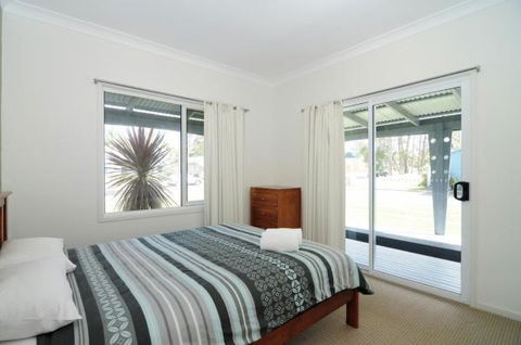 Huskisson Holiday Motel Cabins - Tourism Caloundra 28