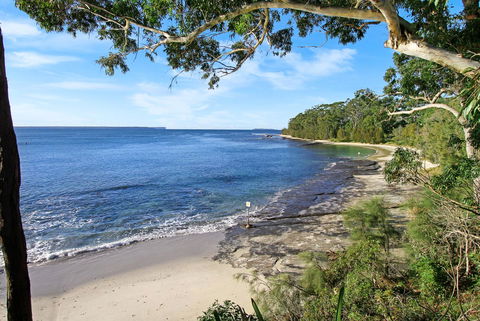 Huskisson Holiday Motel Cabins - Tourism Caloundra 7