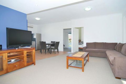 Huskisson Holiday Motel Cabins - Tourism Caloundra 27