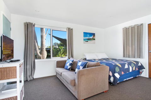 Huskisson Holiday Motel Cabins - Tourism Caloundra 0