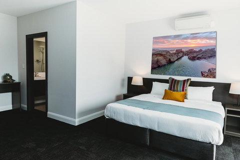 Coniston Hotel Wollongong - Tourism Caloundra 2