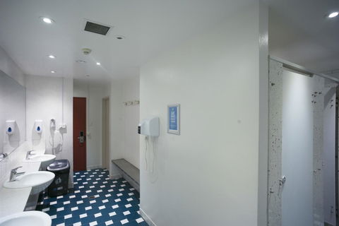 YHA Sydney Central - Tourism Caloundra 7