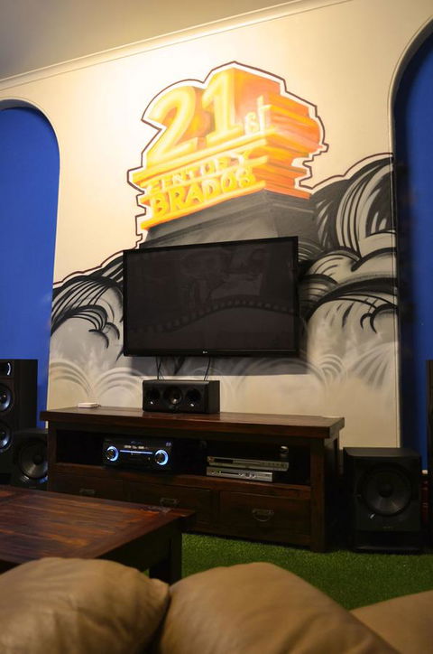 Mad Monkey Kings Cross - Tourism Caloundra 17