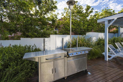 Oaks Nelson Bay Lure Suites - Tourism Caloundra 7