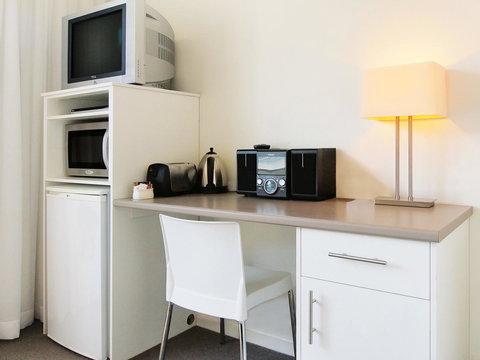 Oaks Nelson Bay Lure Suites - Tourism Caloundra 12