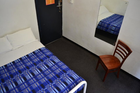 Maze Backpackers - Sydney - Tourism Caloundra 8