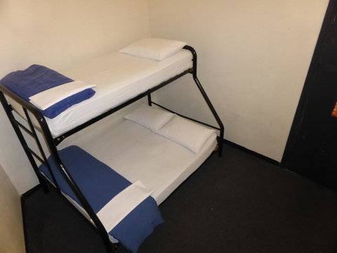 Maze Backpackers - Sydney - Tourism Caloundra 21