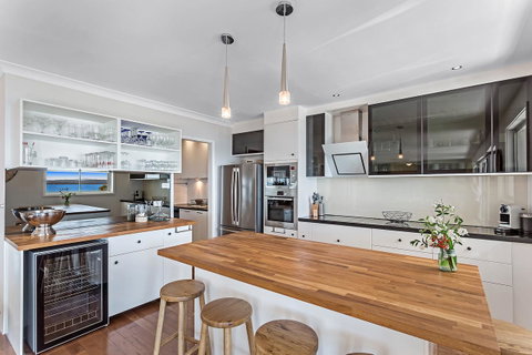 Phuza Maningi 17 Myan Close - Tourism Caloundra 9