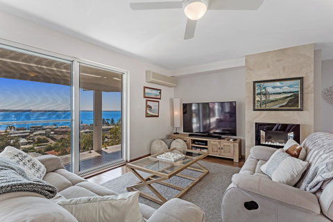Phuza Maningi 17 Myan Close - Tourism Caloundra 4