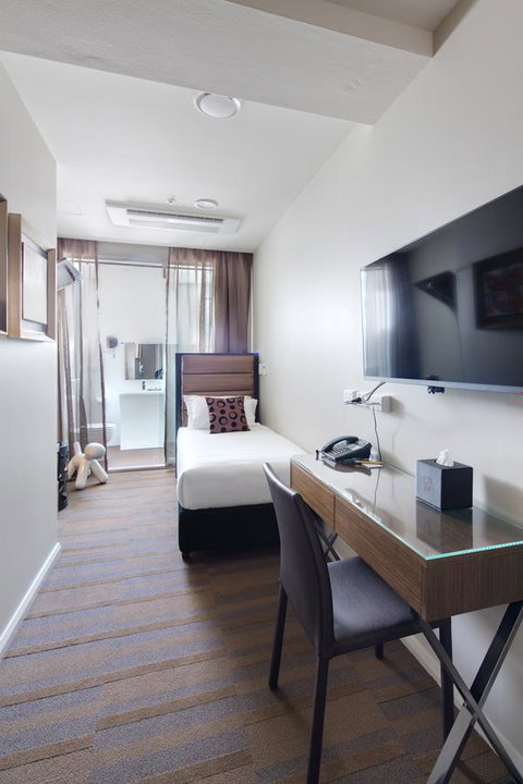 57Hotel - Tourism Caloundra 11