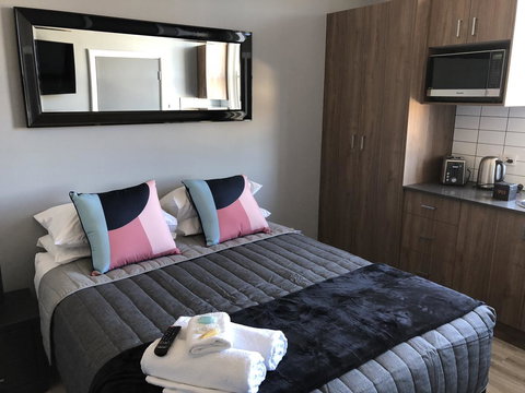 The Mark Studios - Tourism Caloundra 18