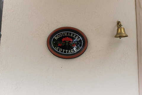 Boot Makers Cottage - Tourism Caloundra 0