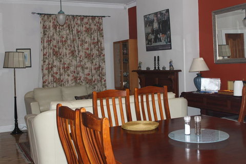 Boot Makers Cottage - Tourism Caloundra 5