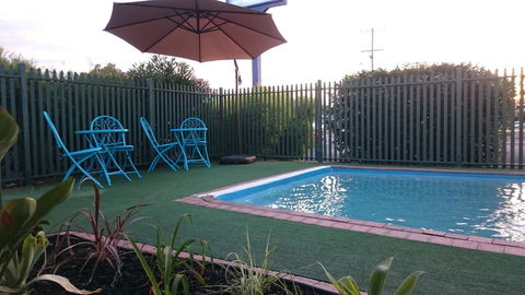 Adelong Motel - Tourism Caloundra 9