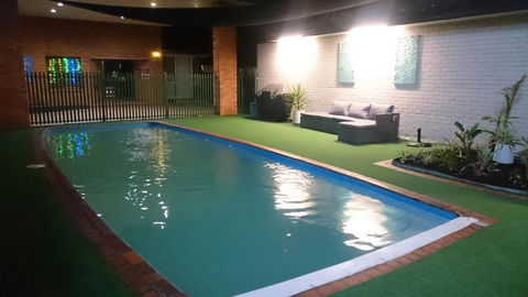 Adelong Motel - Tourism Caloundra 2