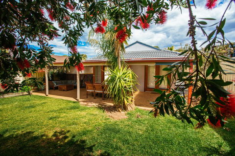 Sunbaker Pet Friendly Awards Finalist 4 Mins Walk To Culburra Beach - Tourism Caloundra 30