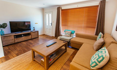 Sunbaker Pet Friendly Awards Finalist 4 Mins Walk To Culburra Beach - Tourism Caloundra 7
