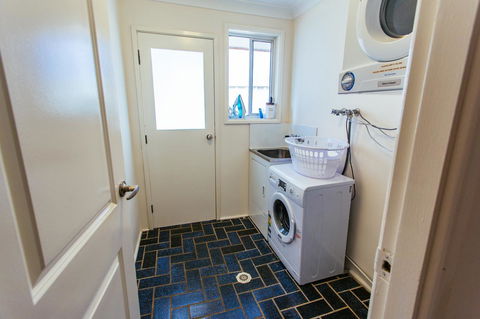 Sunbaker Pet Friendly Awards Finalist 4 Mins Walk To Culburra Beach - Tourism Caloundra 27