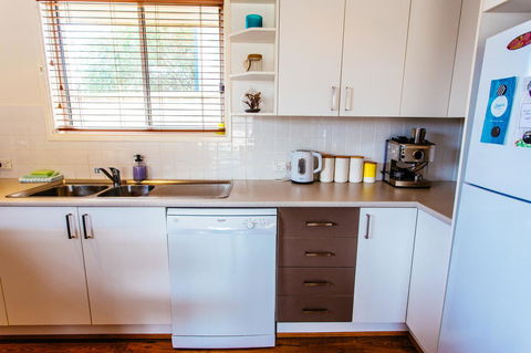 Sunbaker Pet Friendly Awards Finalist 4 Mins Walk To Culburra Beach - Tourism Caloundra 14