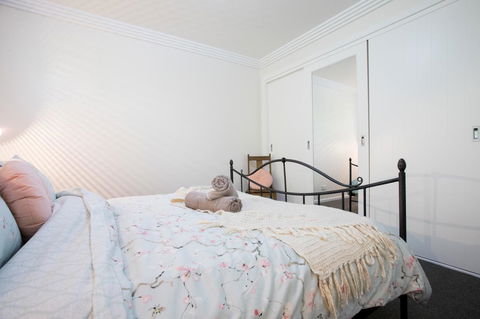 Armidale Cottage - House 2 - Tourism Caloundra 24