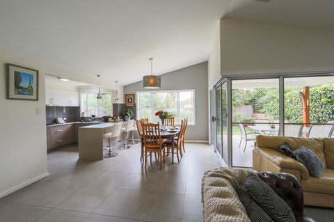 Armidale Cottage - House 2 - Tourism Caloundra 16