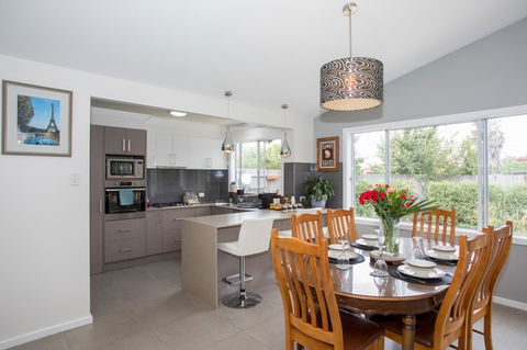 Armidale Cottage - House 2 - Tourism Caloundra 18