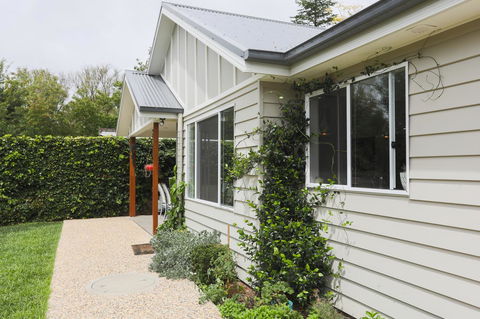 Armidale Cottage - House 2 - Tourism Caloundra 2