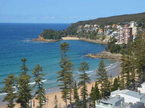 Manly Central Executive - Tourism Caloundra 0