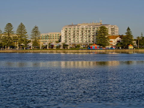 Oaks The Entrance Waterfront Suites - Tourism Caloundra 15