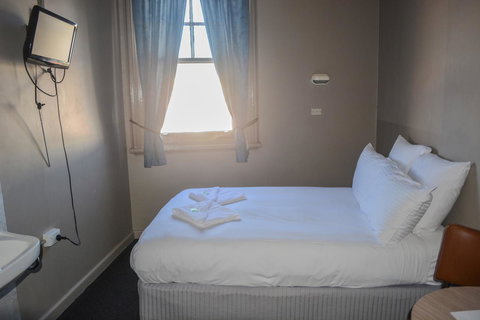 Commercial Hotel Motel Lithgow - Tourism Caloundra 24