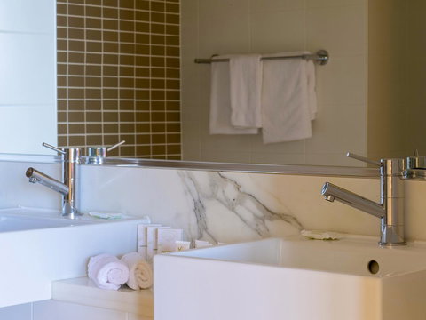 Sage Hotel Wollongong - Tourism Caloundra 1